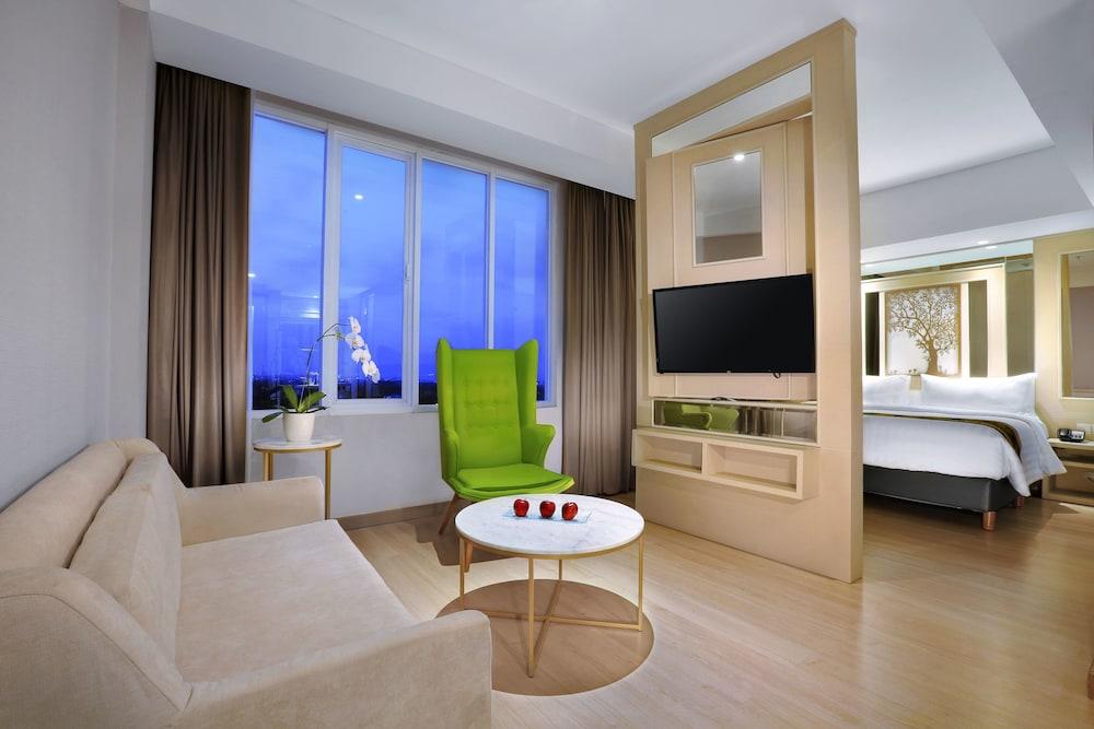 Aston Banyuwangi Hotel And Conference Center Экстерьер фото